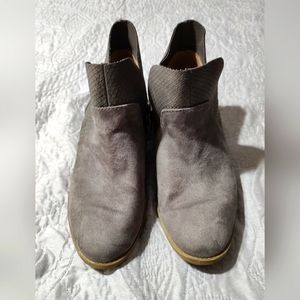 Grey American Eagle booties